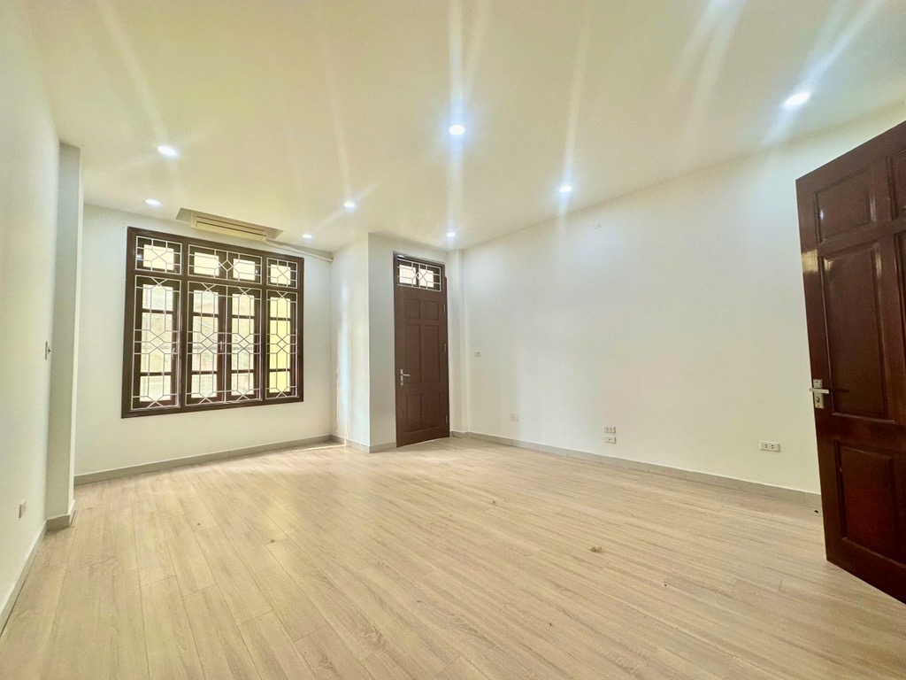 NHÀ ĐẸP PHỐ LÊ QUÝ ĐÔN - Ô TÔ - KINH DOANH - DÒNG TIỀN TỐT